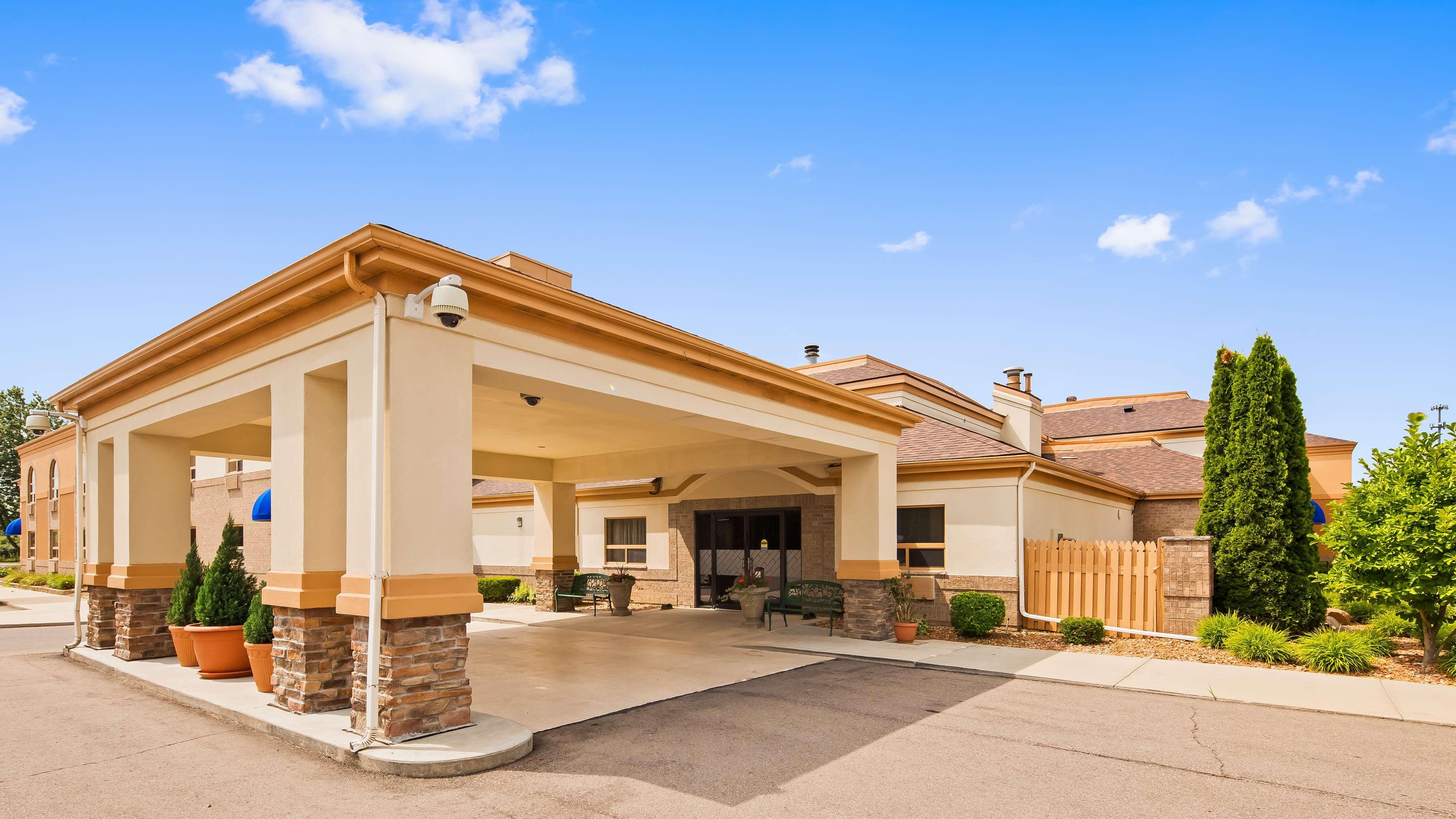 Best Western Davison Inn Bagian luar foto